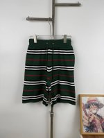款号G621 新款Burberry巴宝莉经典款针织绿条纹直筒针织短裤男女同款 最高版本 小红书推荐的爆款 各大网红上身 版型超级的好 超级显腿长 面料采用针织面