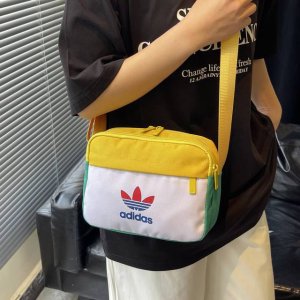 Adidas阿迪达斯 街头潮流休闲斜挎包男女同款个性撞色运动单肩包户外便携小挎包手机包 尺寸:22×16×9