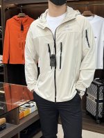 主推 始祖鸟 2025春夏新款夹克外套今年的专柜新品 男士超软面料帅酷爆款 防晒衣外套 时尚都市百搭款防晒服 今年必定超火爆 夏季必备神器 速干衣 携带方便 折