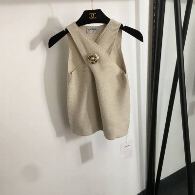 款号20252564 Chane*新款 山茶花胸针交叉针织背心，米白色，咖啡色，黄色， 均码；胸围74，长48