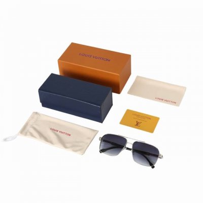 louis Vuitton Rise Square 镜腿镂刻 Monogram 图案 板材加金属 方形 太阳眼镜 男款 银色！男士墨镜，驾驶新潮流驾驶的路上，阳