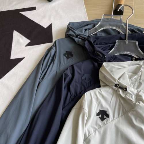 细节图 夏季防晒服Descente 迪桑特 三色男女子梭织透气薄款运动连帽外套皮肤衣 功能性梭织运动上衣采用优质拉伸性面料 搭配动态裁剪版型 贴合肩部、手臂等关