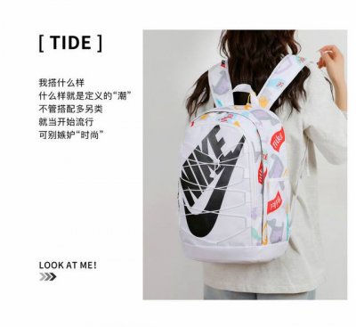 上新 模特图 款号:2518 高版本 Nike 潮流炫彩背包 尺寸 高46*宽32*厚18Cm 颜色 黑色 灰色 白色 紫色 红色