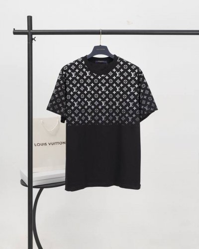 顶级版本.官网品质 Louis Vuitton*路易威登 Lv 满印渐变老化Logo短袖T恤 采用原板独家定制260克32支双莎纯棉面料 质感非常柔软舒服 10