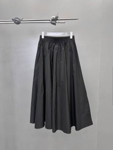 Mm6 新款休闲半裙 质感涤纶面料 休闲时尚版型 尺码Sml