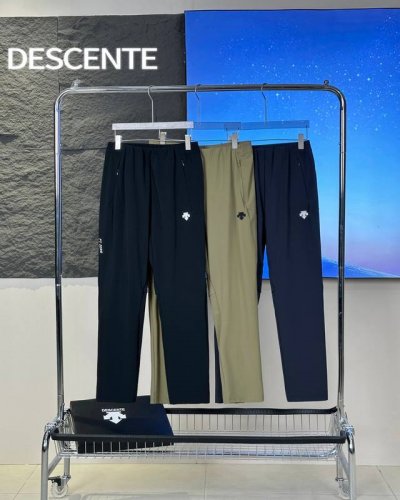 Descente 迪桑特夏季新款冰丝三色户外长裤 特综训运动休闲长裤，专柜在售原样打版品质款高端面料采用78的锦纶22的氨纶，弹力轻薄透气冰丝贵在面料其次工费，
