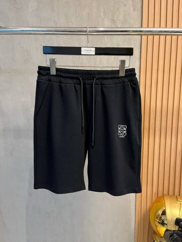 p200 loewe罗意威 新款来袭 2025春夏新款休闲裤短裤，进口高密度定制面料，舒适柔软亲肤，笔挺不易起皱，简单明了，超级百搭上身效果超级棒时尚百搭，笔挺