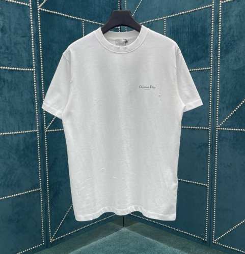 dior 男女 Tee 衣身打磨 破洞处理 呈现复古风格 背后铃兰花图案印花 进口粉浆 耐洗不褪色 纯棉质地 15S纱线带出的微粗质感 极致还原 码数：S，M，
