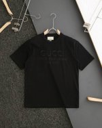 顶级复刻 Gucci 古驰纯色Logo字母刺绣圆领短袖T恤 面料：采用定织定染高克重300克高支高密双股双纱 原版面料！胸前刺绣工艺精益求精完美杰作！ 工艺：1