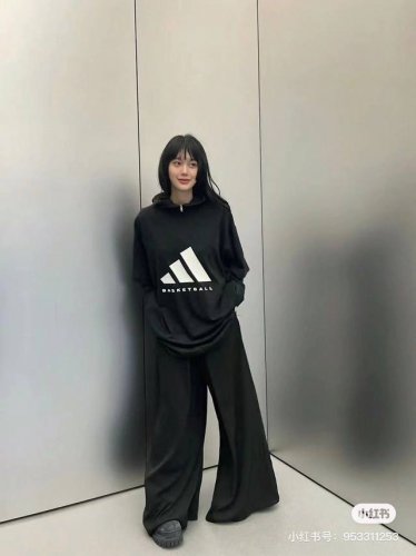 g2324# 顶级版本 力推！ Adidas 阿迪达斯 Basketball 四色硅胶Logo大版型 情侣款短袖T恤 Oversize大版型，220斤230斤轻
