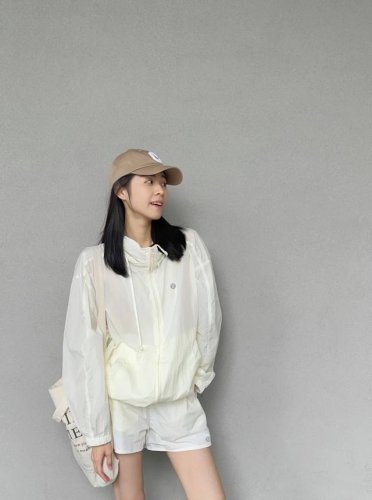 Lululemon 露露乐檬 夏日必备 Lululemon 2025 淡黄色防晒两件套太绝啦 宝子们 今天必须给你们分享我挖到的 Lululemon 2025