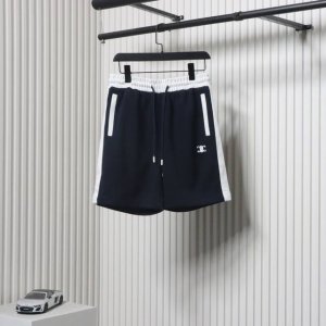 celine 赛琳 凯旋门字母刺绣短裤 面料采用定制梭织面料，订染颜色后整蚀毛处理，对照原版做丝滑超柔处理，布面肌理股线清晰明显，垂感一级棒，做工精致都到达外贸