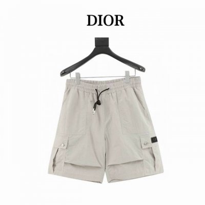 dior 迪奥 工装口袋徽标短裤 面料采用定制梭织面料 对照原版做丝滑超柔处理 布面肌理股线清晰明显 垂感一级棒 做工精致都到达外贸出口标准 一公分4.5针 每
