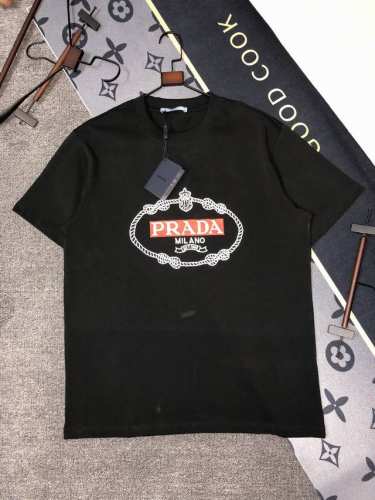 P110 Prada 25S夏款 颜色 黑色 白色 尺码 S M L Xl 胸前绣花 280G精梳紧密棉 高品质 男女同款