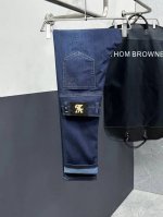 lv 2025官网高端新品原单少数帅爆牛仔裤，百分百原单 百搭神器！今年最新流行的风格设计款式，剪裁设计挺拔有型！低调不失奢华 超有Feel上身精致跃然，简单就