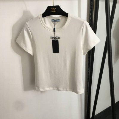 款号20252705 Prad*新款 Logo珠片刺绣修身短袖T恤，白色，咖色，黑色，Sml， M码；肩宽36，胸围84，袖长14，长50