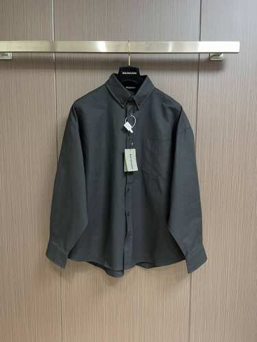 Balenciaga 后背字母Logo印花长袖衬衫，定制经典双面厚款长绒棉巴黎衬衫料，做到双面不同纹理和原版一致，质感肉眼可见，上身立体有型 贴身舒适柔软，后背