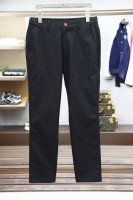 P260 Kiton-2025 春夏休闲裤子 美学的焕新诠释,演绎浓郁的格调型时尚风范,细节感和设计感强悍.经典品牌标识做为色彩搭配,演绎经典的品牌时尚,为整体