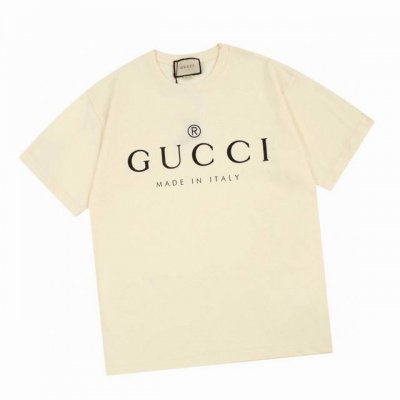 古驰 Gucci 夏季新款，简约Logo印花圆领短袖T恤，采用260克双纱精梳棉洗水面料，高端质感，柔软亲肤细腻，做工细致，厚度适中，Os落肩版型，男女同款，宽