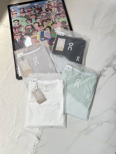 纯原系列 昂跑On速干透气短袖 On 昂跑 Core-T 舒适透气亲肤柔软短袖T恤 男女同款 情侣款 品牌介绍：来自北欧的运动品牌 昂跑 创立于2010年 缓震