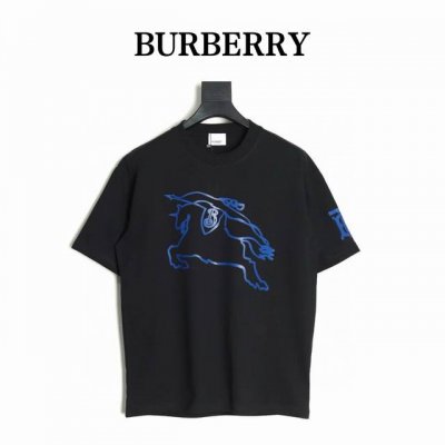burberry 巴宝莉 25Ss 镂空战马短袖T恤 面料采用定制240G 26支特滑双股精棉平纹高密无尘全棉布料 前幅高密度加厚 走线平整 代工品质 全套定制