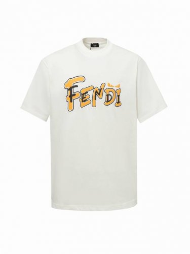 Fendi 芬迪25Ss重叠字母小眼睛短袖T恤 采用高质量面料制作而成，无论是日常穿搭还是参加派对，都能展示出您的时尚品味和个性。这款短袖具有舒适的剪裁和休闲风