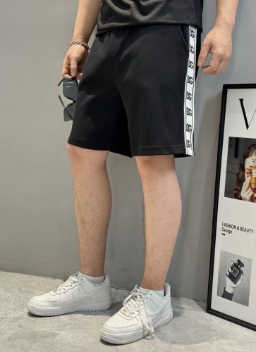 上衣 裤子 D&G杜嘉班-纳25S新款天丝短裤可搭配套装！超高品质，织带设计.运动风袭面而来～经典即永恒！入手绝对值的！这种类型的套装也是懒人必备的一套，不用想