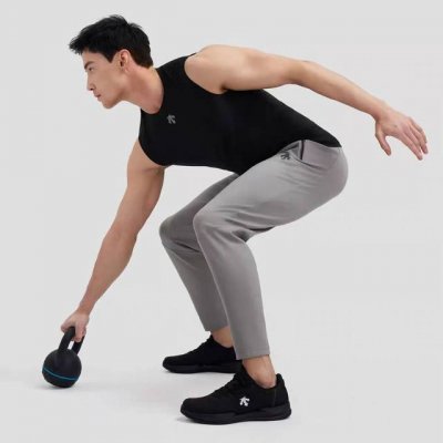 descente 迪桑特25夏季新款情侣款宽松百搭休闲清爽无袖坎肩背心 ，外穿内搭皆可搭配，手感柔软，上身亲肤舒适，有弹力，时尚的不二选择！精工力作！非常精致耐