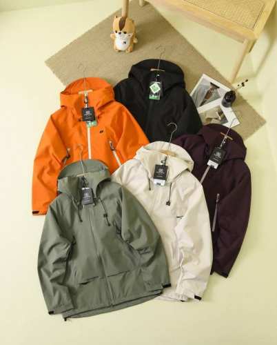 220 Kolon Sport-可隆全天候防风防泼水！3D立裁！情侣款户外连帽软壳衣冲锋衣 全天候、全地形、全场景通勤高性能冲锋衣 多功能的保护层和人性化的细节