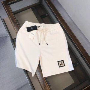 p130 Fendi 芬迪 2025最新款休闲短裤，定制面料 ～品牌标识Logo标点缀！款式简单又不失档次三标齐全、透气舒适度高，细节无可挑剔，品牌元素设计理念