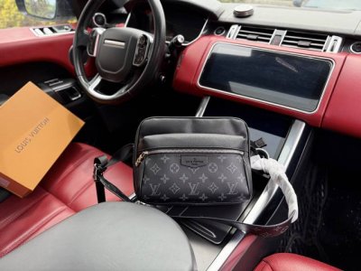 芯片版 高端货 新款 Louis Vuitton Lv单肩包 路易威登邮差包 黑武士单肩包 M30233 Louis Vuitton Outdoor 经典老花可