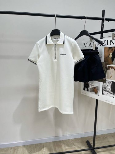 M白色太空棉polo短袖裙 ，面料：太空棉 颜色：米白色 * ｜半拉链polo连衣裙 25Ss春夏季新款上新！ 翻领系扣短袖半拉链polo连衣裙学院风减龄！ 直
