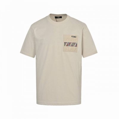 fendi 芬迪 25Ss 口袋Ff压花短袖 精选250G纯棉面料 32支双股双纱打造 胸前皮标经品牌方反复修改一个月才敲定 采用真皮激光切割 芬迪经典标志图腾
