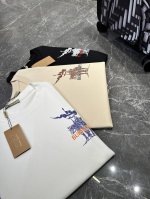 Bbr 25Ss最新战马新品短袖！最顶级的品质专柜原单，顶级制作工艺进口面料，专柜款独特设计，采用进口高端订制进口丝线手感一流！ 颜色：黑色 白色 米色 码数：