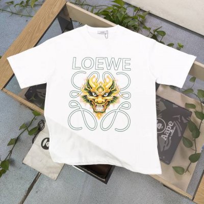 特价 黑色Xs1 M2 L1 白色Xs1 S1 M1 L1 款号：Qyloe4 高版本 春夏新款Loewe罗意威龙年限定龙头图案Logo字母印花休闲情侣宽松短袖