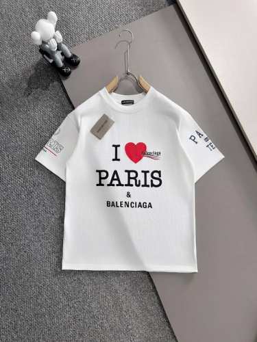 Balenciaga* 2025春夏款上新 原高版本 巴黎世家 面料采用270克高密度纯棉 不变形 不缩水 工艺介绍：双线走位 前面Logo后幅图案 左右袖精品
