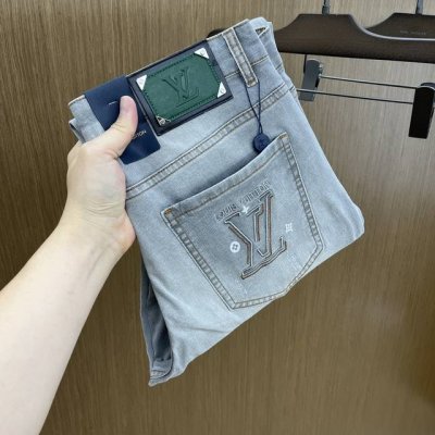 新款 Lv 高端定制、25Ss春夏最新款牛仔裤 柜台同步发售 进口固色面料 原版定制复刻 客供五金辅料 原单品质 重工洗水 做工走线精细 上身绝佳！优选单品 F