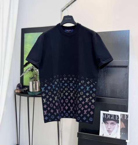 黑色款号：D236 纯原臻品 全网最高版本 路易威登 Lv 25Ss春夏新款 烫钻针织短袖 轻奢主义 男女日常通勤穿搭必备单品 正确版本 欢迎对比 情侣款 原版