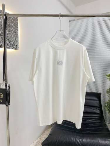 Lululemon露露乐蒙 2025新款T恤 爆款首选 采用高克重布料 洗完水260克 不缩水不变形 新色植绒工艺 上身阔挺效果极佳 且舒适柔软质感十足 廊型版