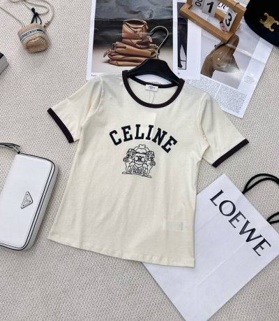 celine 撞色植绒字母短袖T恤 原版定制撞色包边 定位植绒印花字母低调奢华 经典单品时髦又高级！ 主打日常休闲 现代经典简约时尚风格，融合标识植绒字母，柔棉