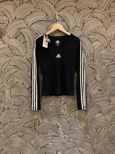 Adidas阿迪达斯 美式复古V领三条杠纯棉修身弹力短款圆领上衣长袖卫衣情侣款 Color: 黑色 Size: M-Xl M 肩宽32 胸围70 衣长55 Cm