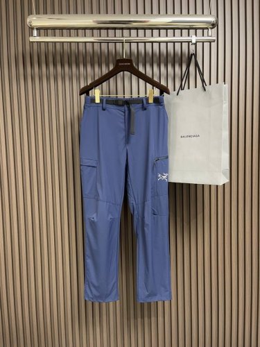 arc’Teryx 始祖鸟户外休闲通勤机能裤它是可以被定义为一条‘皮肤裤’，防晒抗撕裂，整条裤子包括腰部全带弹力，让你切身体会到什么叫薄而不透，时刻保持干爽，清