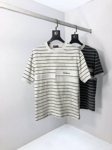 巴黎世家。2025春夏新品时尚圆领短袖高级定制百搭款式！更有实用感 任何人都可以轻松驾驭 采用莫代尔氨纶面料制作，奢华经典品牌Logo设计，H非常显档次懂货的必