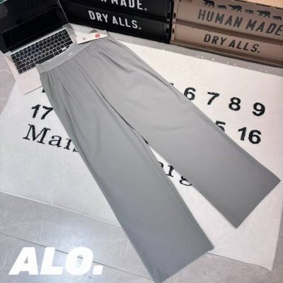 alo收腰阔腿裤 女款 -面料：采用原版一比一定织定染弹力面料。 -辅料：原版拆解开发，一比一定制的小标，领标，水洗，吊牌，五金等等。 -工艺：原版分解，从裁剪