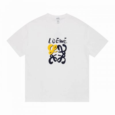 上新 高版本 Loewe罗意威2025Ss新款植绒拼色印花短袖 最高版本！定制面料 克双纱！植绒拼色印花工艺设计！ 辅料：开模原版过鉴定领标100%真丝洗水标。