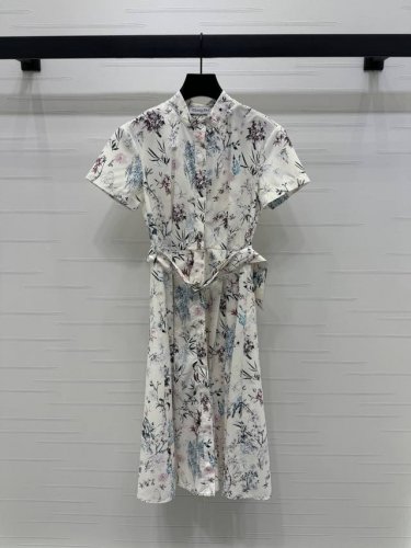 上新原单高端品质 Dio* 2025春夏最新系列！印花腰带连衣裙！定制Yb进口斜纹全棉材质 舒适透气 小立领褶皱花边设计 配合腰间饰以本布腰带调节松紧 增添造型