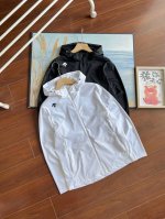 高品质 性价比超高！ 迪桑特Descente综训防晒服，重新定义了轻薄与防护的边界。超轻量化设计，薄如蝉翼，却拥有Upf70+的卓越防晒能力，为您抵御紫外线的侵