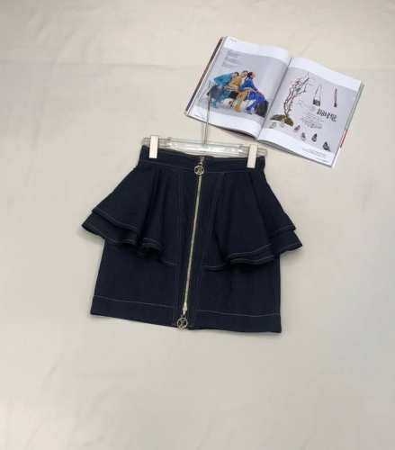 louis Vuitto* 25Ss新款牛仔短半裙 定制拉链头定制皮吊牌装饰 简约大方 一色三码Sml