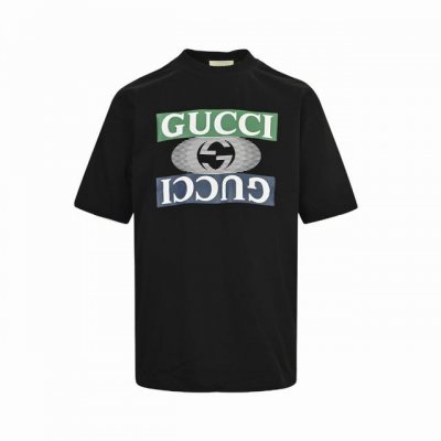 gucci 古驰 25Ss 简约颠倒字母Logo印花短袖 短袖最顶级的品质专柜原单短袖 顶级制作工艺进口面料 1R专柜款独特设计 采用进口高端订制面料官网在售