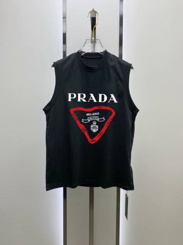 直 品牌 prada普拉达 2025夏季新品背心T袖 经典简约款式 任何人都可以轻松驾驶 进口定制丝光棉面料 手软舒适有型 吸汗透气 胸前经典品牌字母Logo设